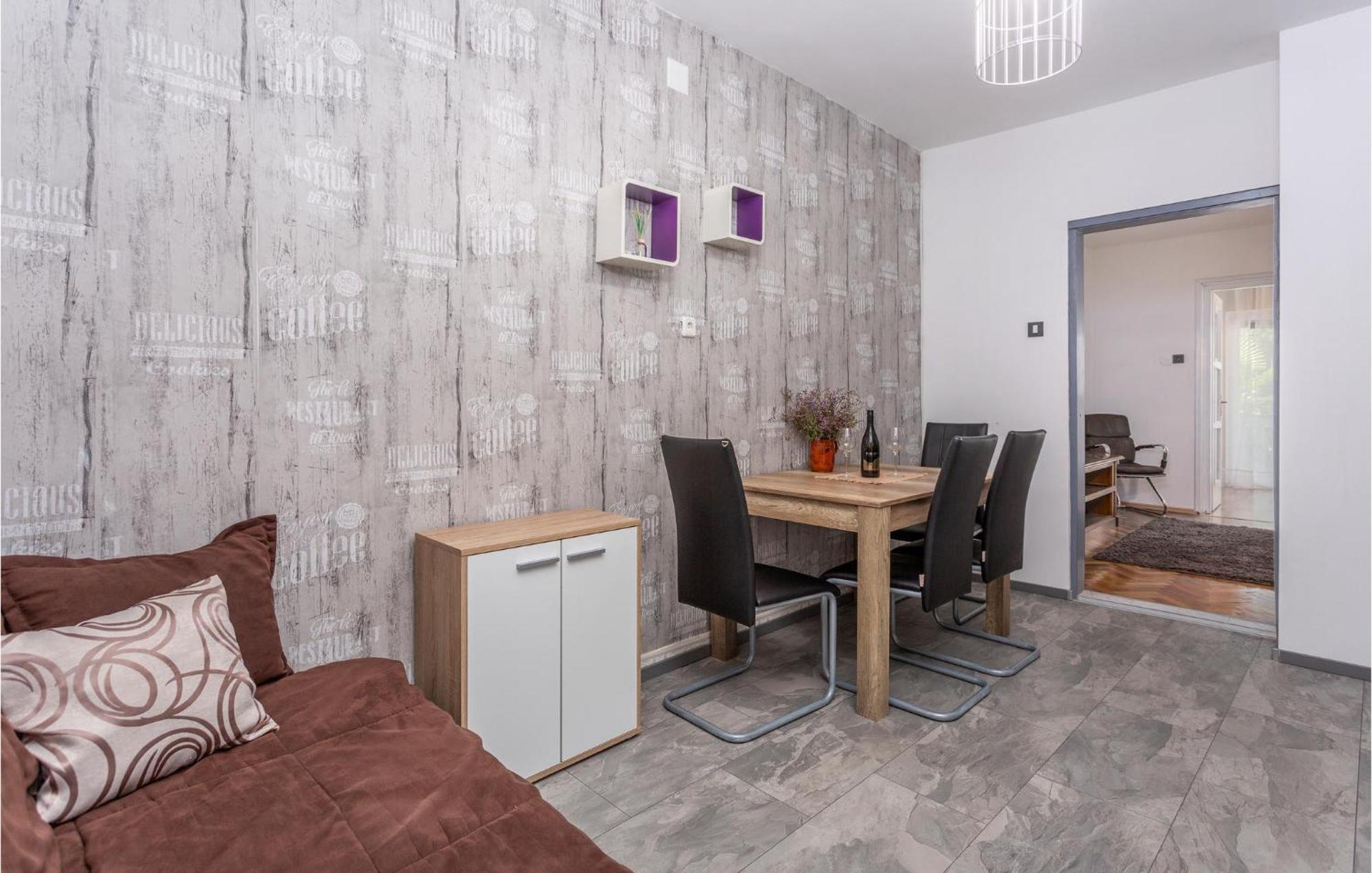 Stunning Apartment In Malinska With Kitchen المظهر الخارجي الصورة